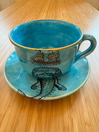 Omas Teapot mit Untertasse